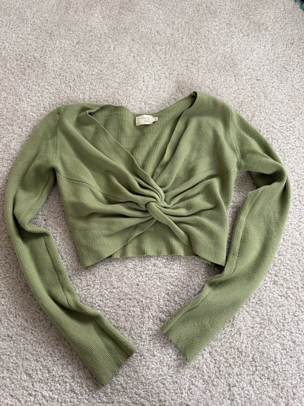 Twist-Front Olive Green V-Neck Cropped Sweater